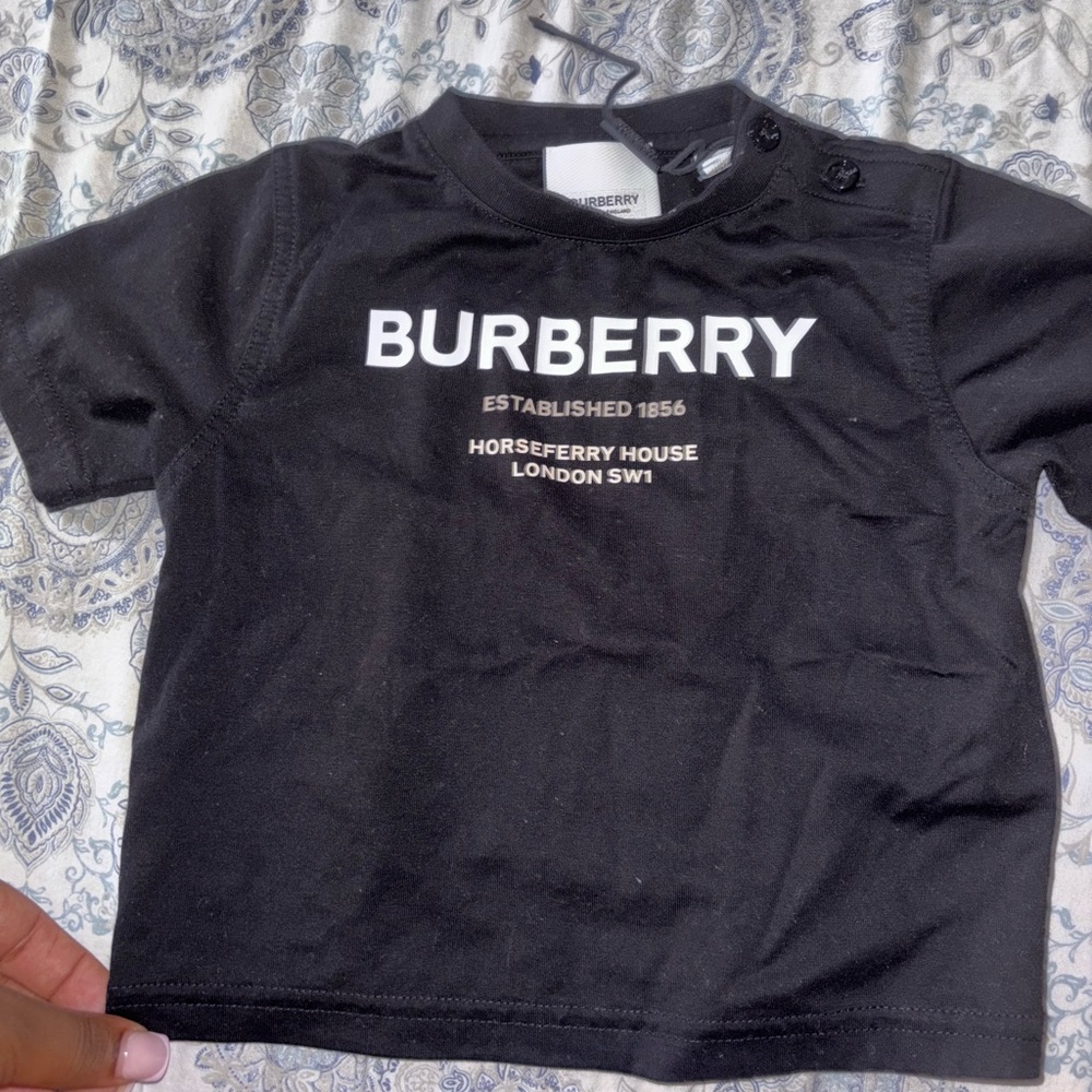 Burberry Tshirt